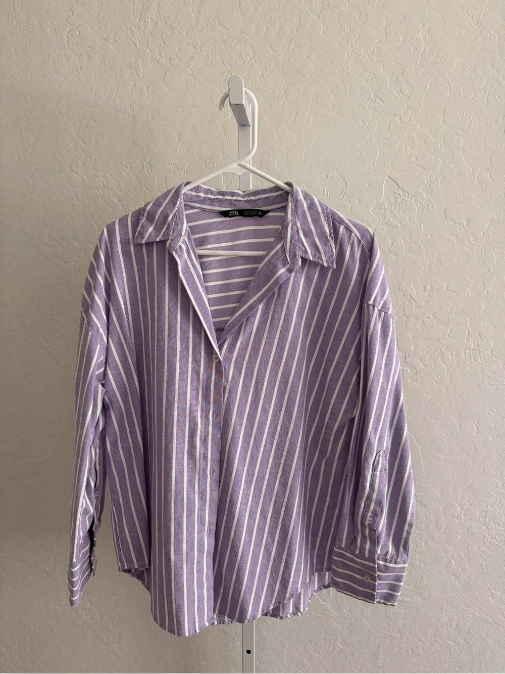 Zara Lavender and White Striped Woman’s Button-Down Shirt